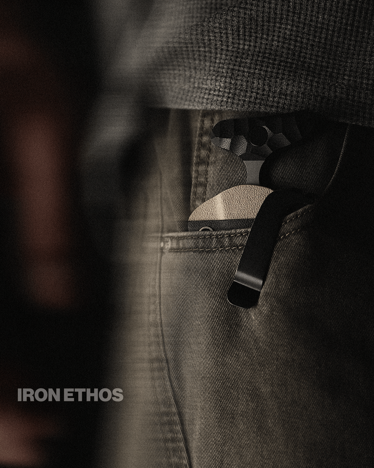 What Is a Neck Knife and How Is It Designed?