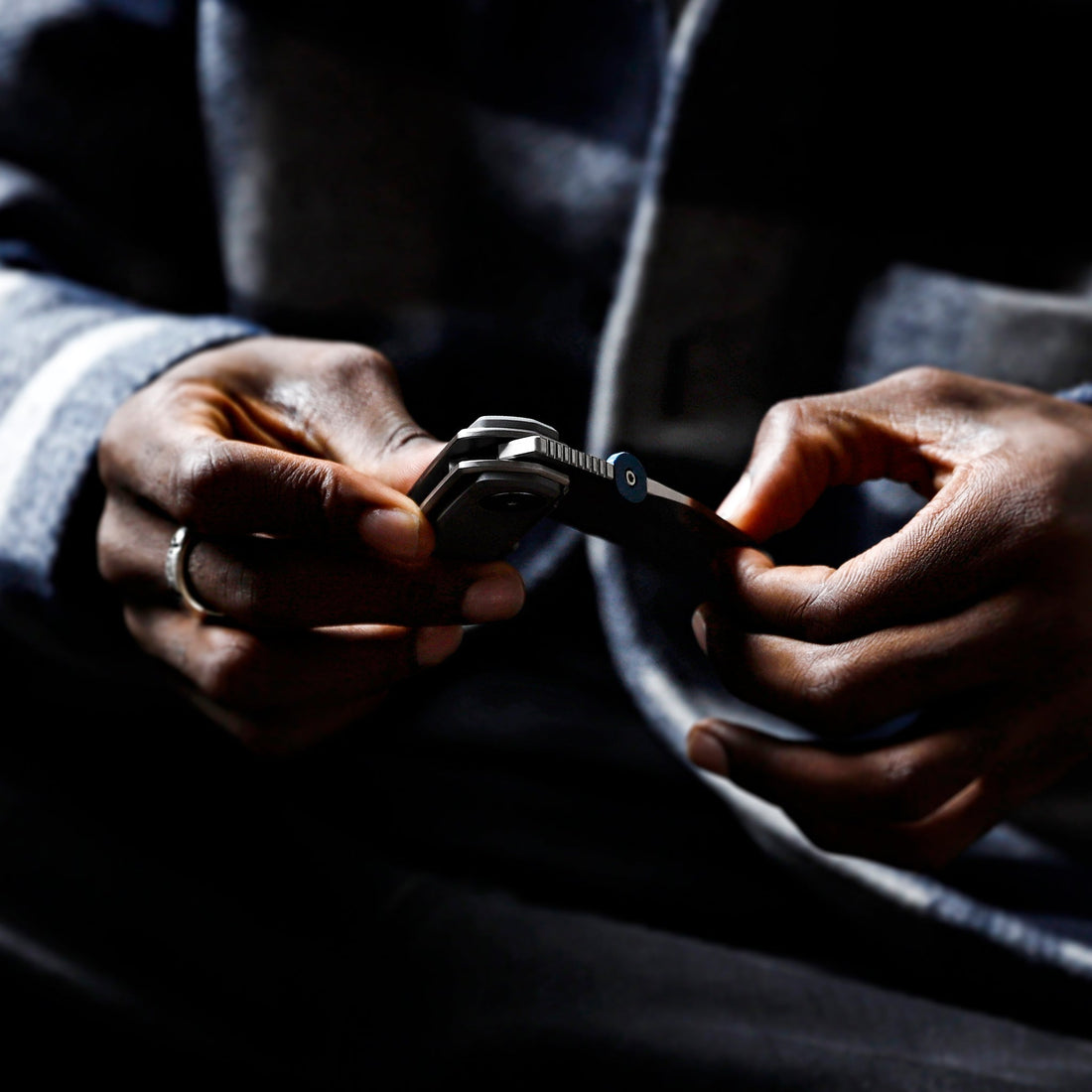 Liner Lock vs Frame Lock vs Back Lock: Understanding Folding Knife Locks - Iron Ethos